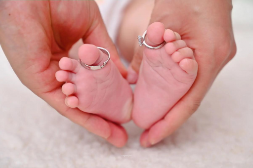 瑞安怀孕肚子一边高一边低